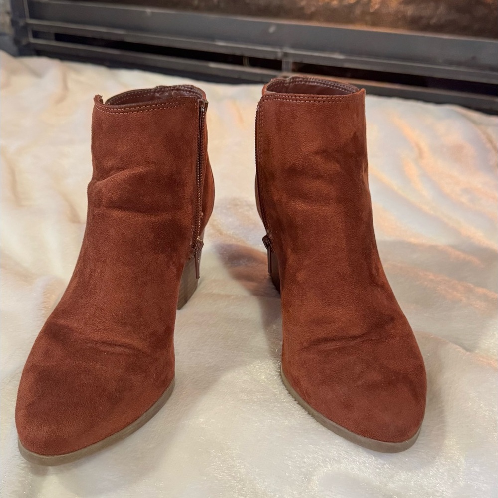 Dexflex Comfort Rust Ankle Booties